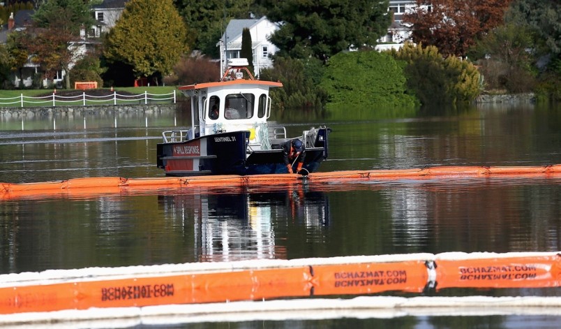 Esquimalt Oil Spill - Failure to achieve rapid response - Spill Response Trailers Esquimalt Oil Spill - Failure to achieve rapid response